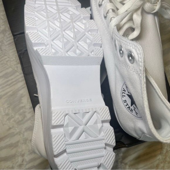 New Converse Chuck Taylor Lugged HighTops Sneakers Size 9.5 - Picture 6 of 7